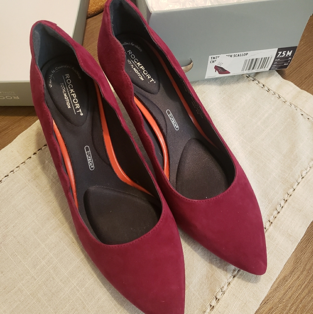 Rockport 7.5 Sangria/Magenta Heels